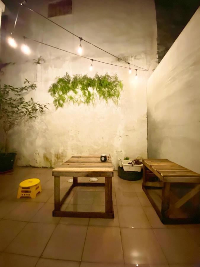 白狗公寓amo B&B市區金三角 東大門夜市 花蓮市 エクステリア 写真